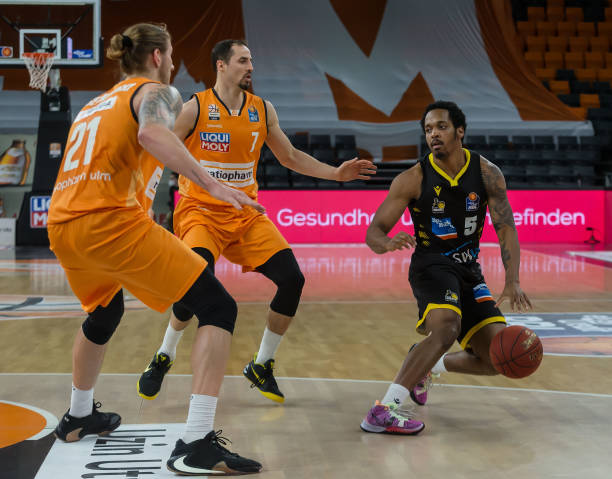 出手都具有 出手都具有