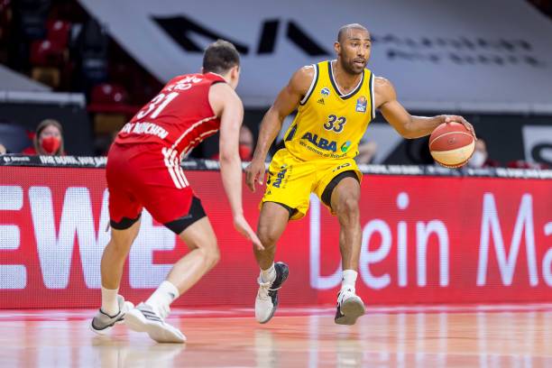 中成为雄鹿 中成为雄鹿